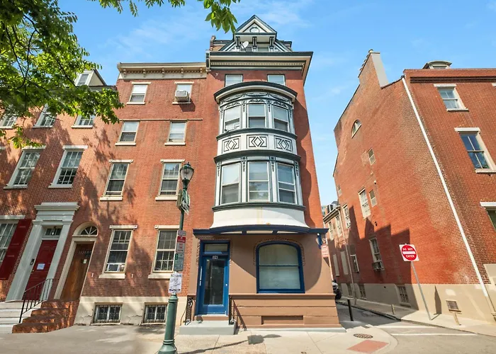Modern Loft In Center City