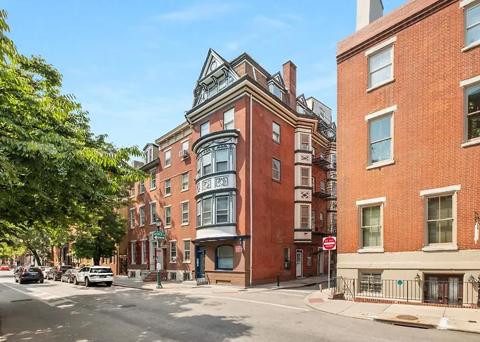 Modern Loft In Center City